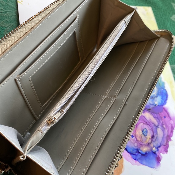 Revolution Wallet Animal Print - Picture 5 of 8